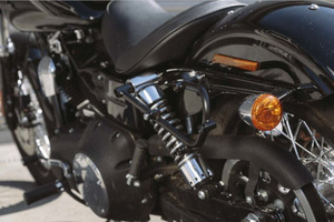 Zestaw sakw i stelaży SW-MOTECH Legend Gear Black Edition Harley Davidson Dyna Low Rider Street Bob Lc1/Lc2