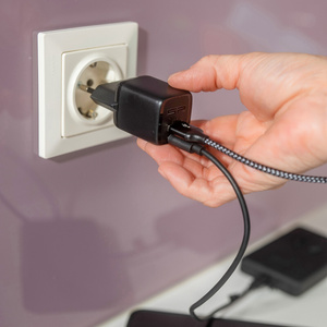 Ładowarka 30W SP CONNECT Uniwersalna