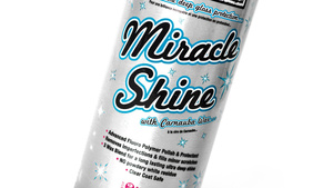 Preparat MUC-OFF 947 Miracle Shine polerująco-zabezpieczający na bazie wosku Carnauba - 500ml
